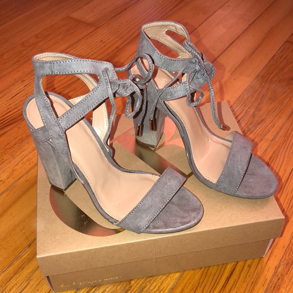 Gray heels